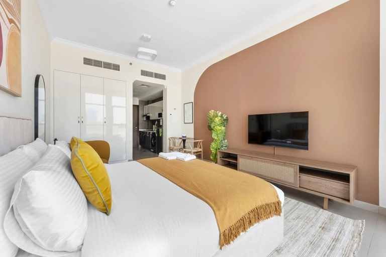 Room 5, Silkhaus Pool Gym Exquisite Studio Art Gardens, Dubai