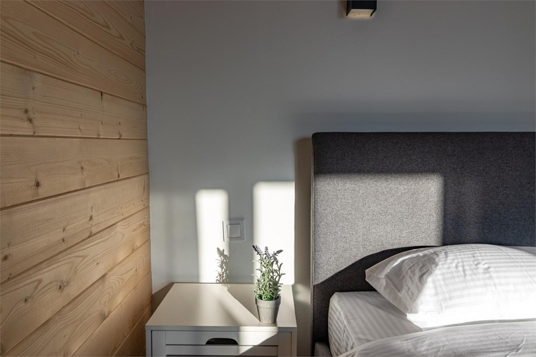Bedroom 2, Forest Home, Nadvirnians'kyi