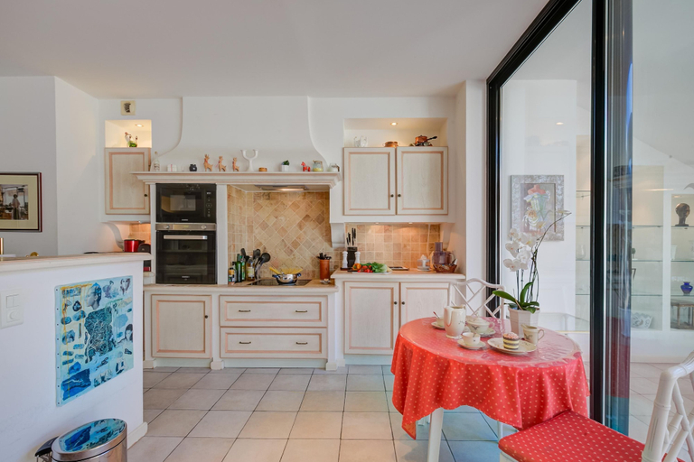 Room 5, Semiramis at Villa Laurie Mougins, Alpes-Maritimes