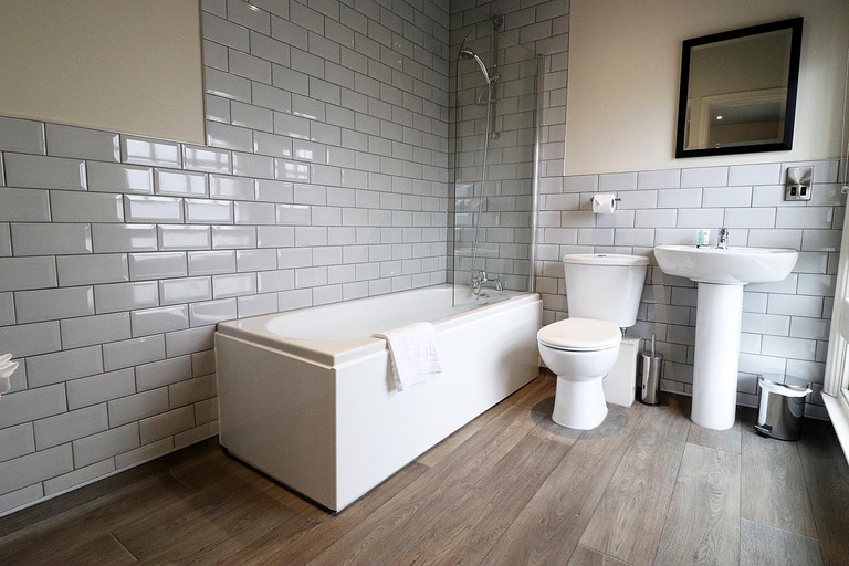 Bathroom 3, The Bridge Inn Hotel, Bolton