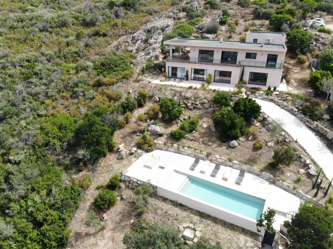 Room 3, Villa in the Maquis Sea View Pool, Corse-du-Sud
