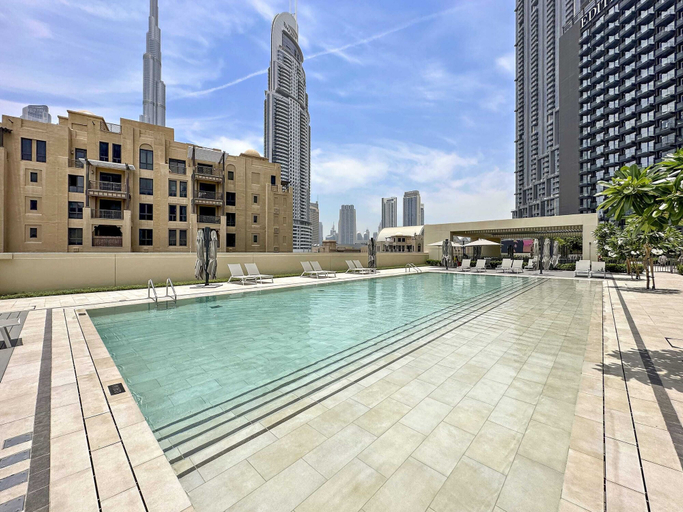 Room 5, Silkhaus Burj Royale in Downtown Gym Pool, Dubai