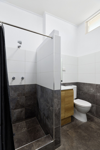 Bathroom 3, Inala Hotel, Inala