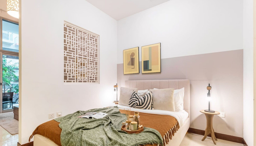 Room 3, Studio in JVC w Premium Amenities Near Circle Mall, Madinat Zayed