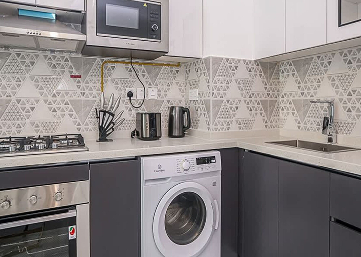 Room 5, Homesgetaway -spacious 1BR Apt in Pearlz by Danube, Dubai