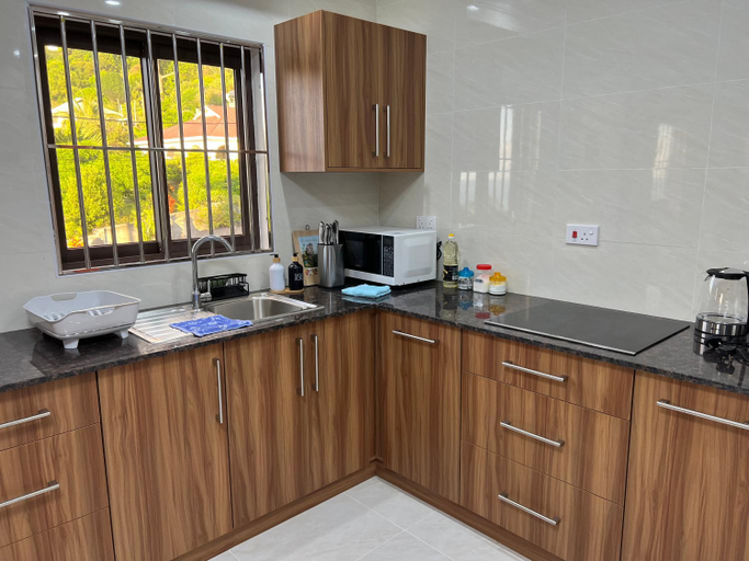 Others 3, Sun and Sea Self Catering