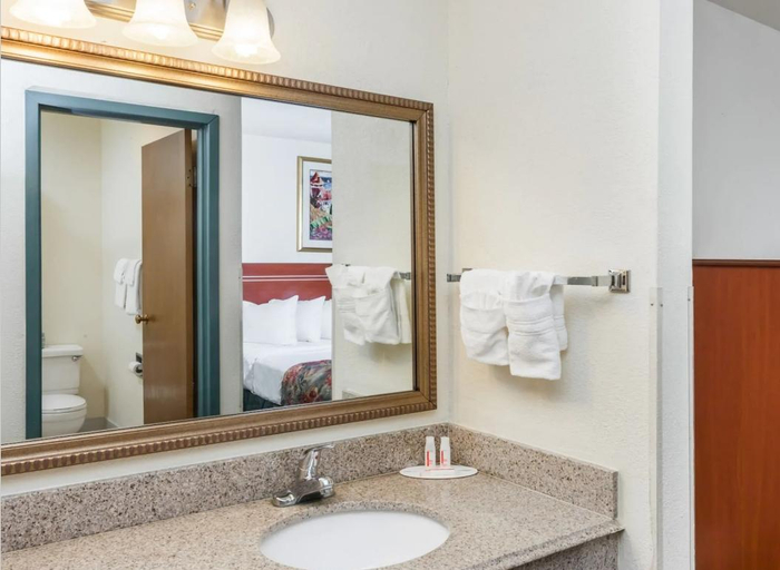 Bathroom 3, Fairbridge Inn Express Decatur Forsyth, Macon
