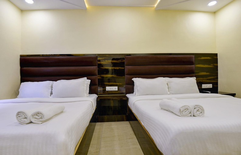 Others 3, deluxe hotel a/c room, Mumbai City