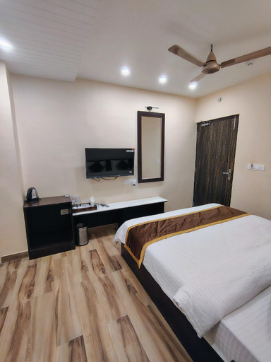 Bedroom 2, Puri Inn, Varanasi