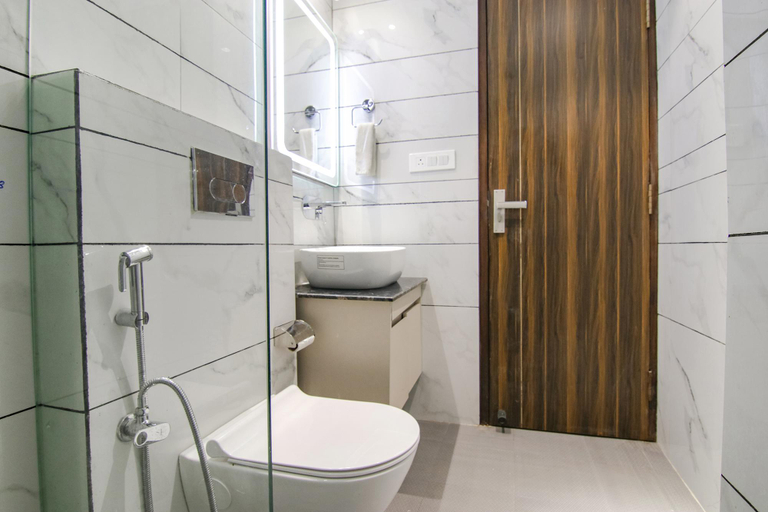 Bathroom 4, FabHotel Prism Grand, Sahibzada Ajit Singh Nagar