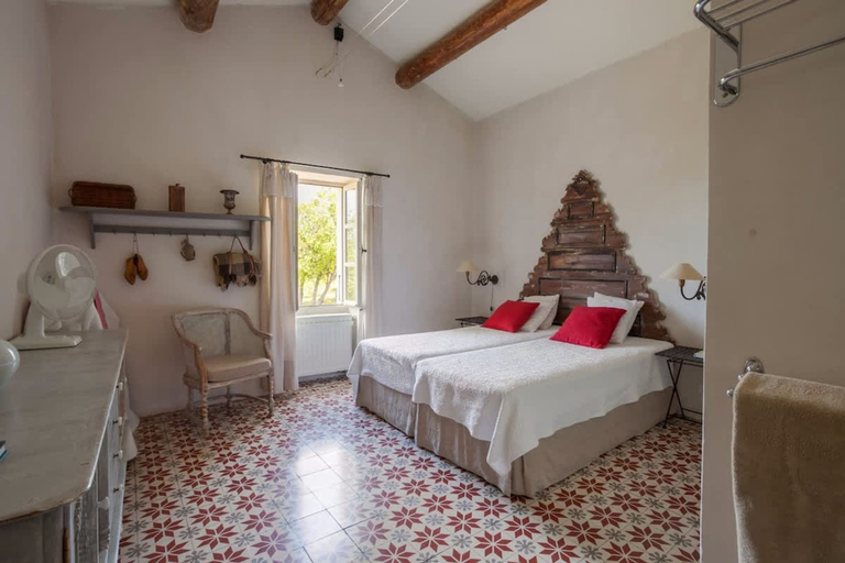 Room 2, Villa Les Beaumettes - Haven of Peace in the Luberon, Vaucluse