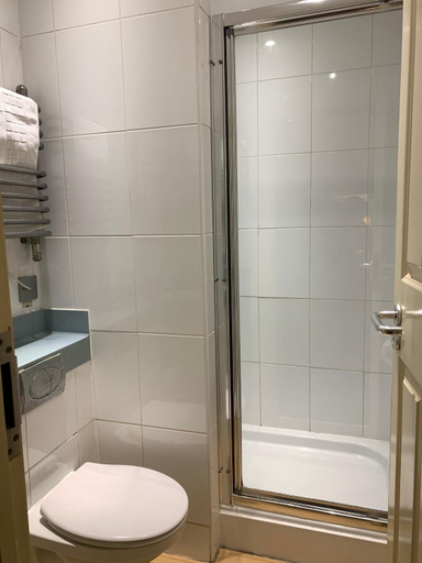 Bathroom 3, The Cherry Tree, Oxfordshire