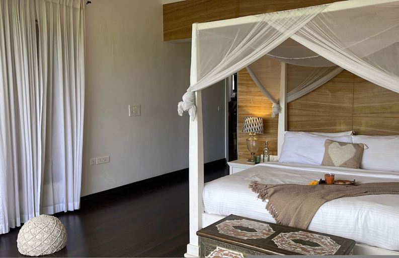 Room 4, Villa One - Pvt Pool Outdoor Deck North Goa, North Goa