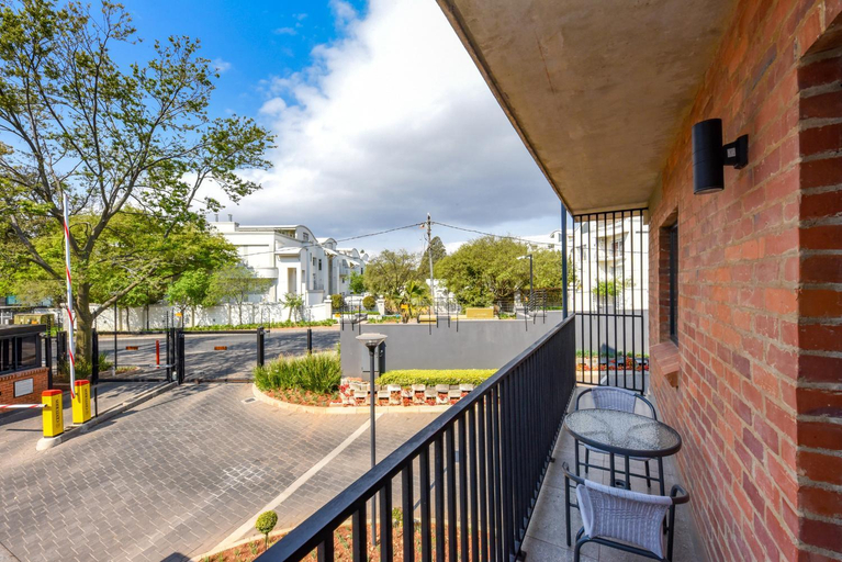 Others 2, Cozy Hyde Park House Apartments, City of Johannesburg