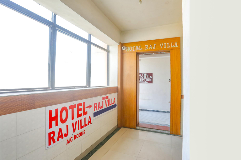 Public Area 2, Fabhotel Raj Villa, Gandhinagar
