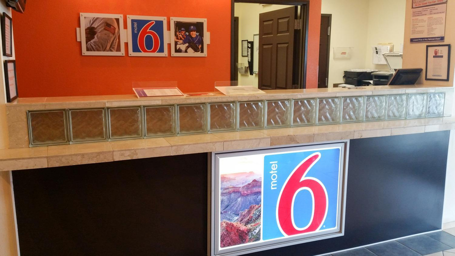 Public Area 2, Motel 6 Norman, OK, Cleveland