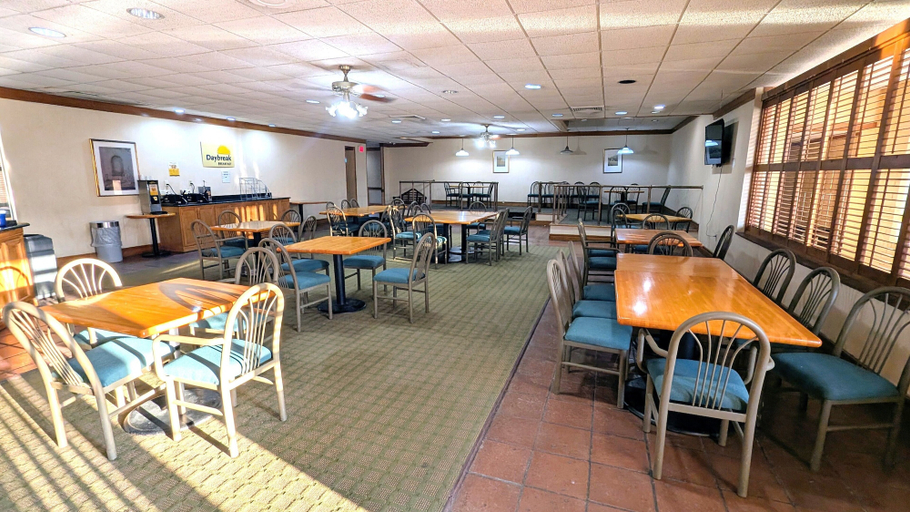 Food & Drinks 5, Days Inn by Wyndham Seguin TX, Guadalupe