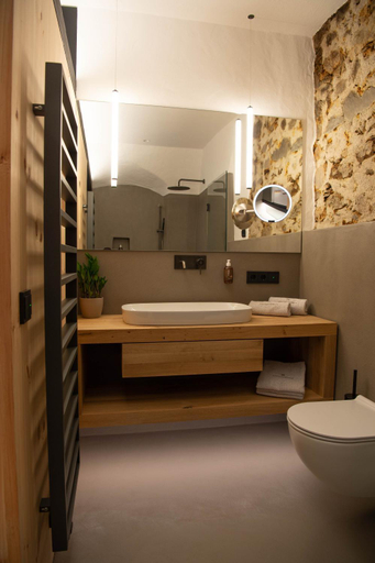 Bathroom 4, Steidacherhof, Bolzano