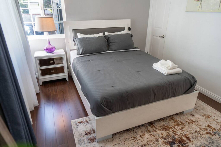 Room 5, Tranquil 2BR Home in Beautiful Neighborhood P24, Los Angeles