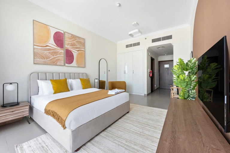 Room 4, Silkhaus Pool Gym Exquisite Studio Art Gardens, Dubai