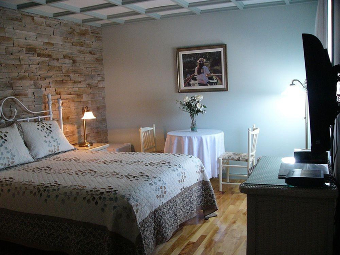 Bedroom 3, Chez Rose Belaïd, Le Rocher-Percé
