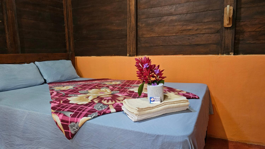 Bedroom 2, Cabaña Yax-ha, Chilón