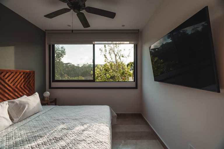 Room 5, Zama Condo w Rooftop Pool Gym Coworking Cinema, Cozumel