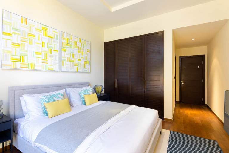 Room 5, Chic Stay on the Palm wz Private Beach Access, Dubai