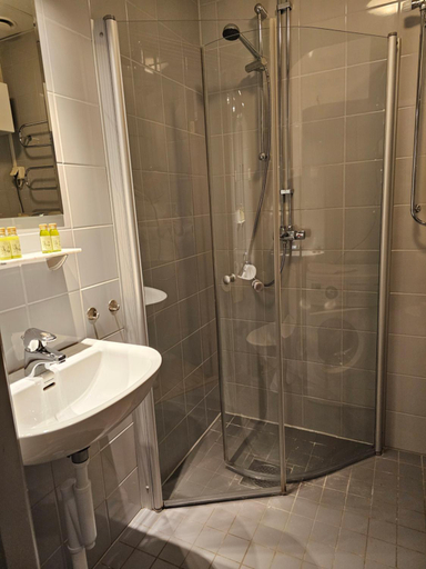 Bathroom 3, HeyStay Lagerbring, Göteborg