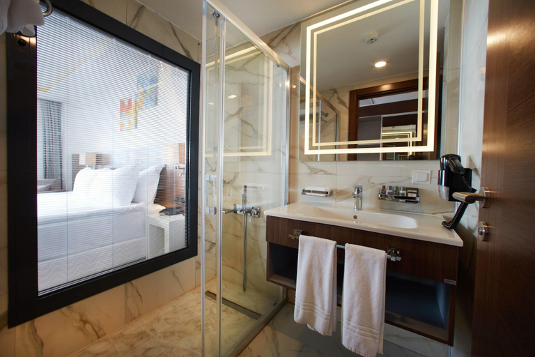 Bathroom 5, The Nowness Luxury Hotel & Spa, Çeşme