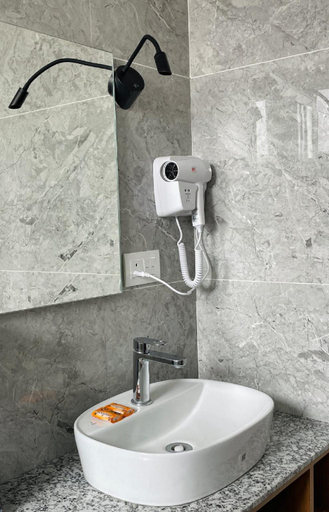 Bathroom 4, sterling wood hotel, Bangalore
