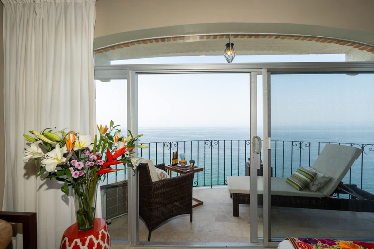 Room 2, Breathtaking Ocean Views Quiet Penthouse, Puerto Vallarta