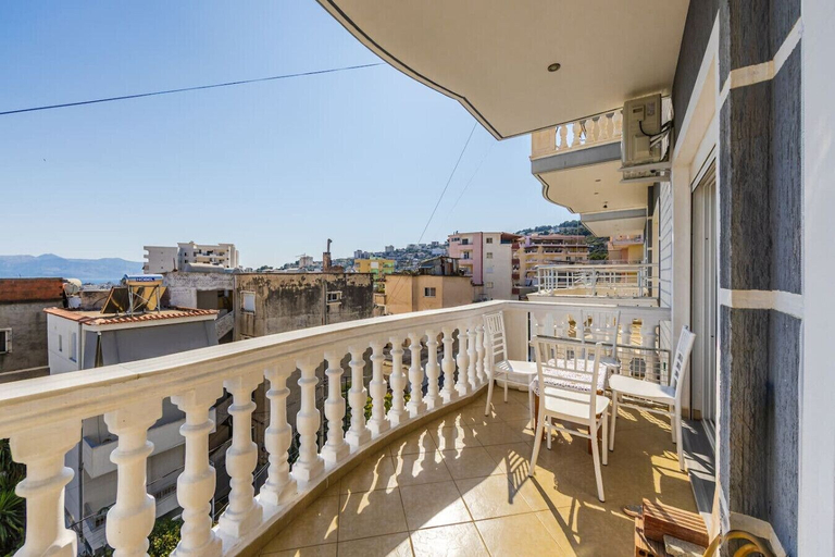 Room 4, Urban Sea Escape 1BR With Beach Access, Sarandës