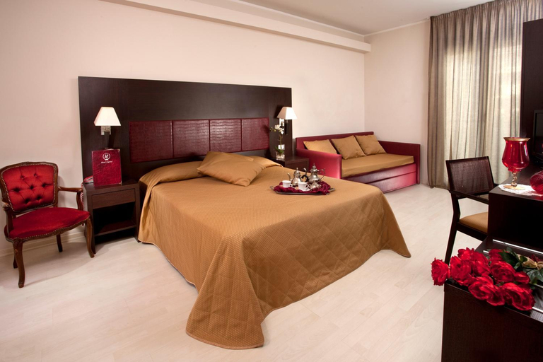 Others 5, Hotel Capitol, Rimini