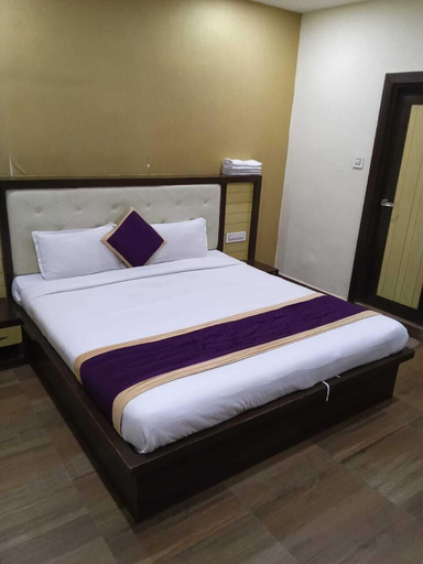 Bedroom 4, Hotel Shreya, Warangal
