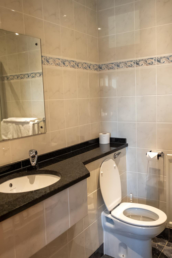 Bathroom 3, Station Hotel, Aberdeenshire