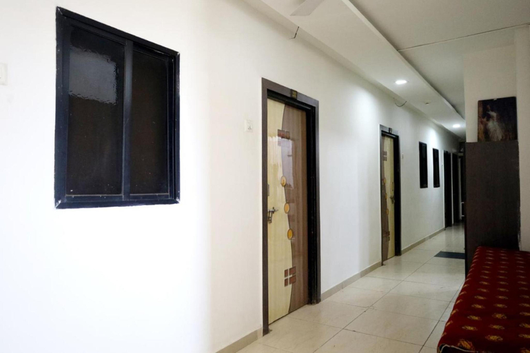 Public Area 2, Goroomgo Satluj Guest House Ahmedabad, Ahmadabad