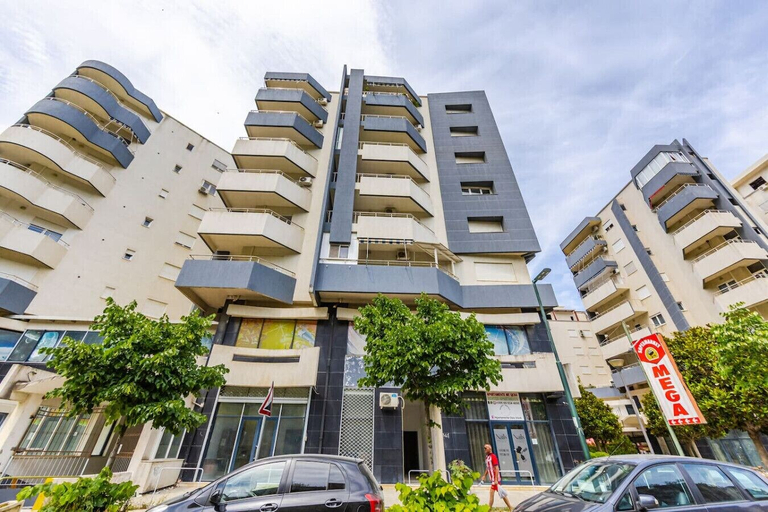Room 5, Seaside Stay Apartment 1BR With Beach Access, Vlorës