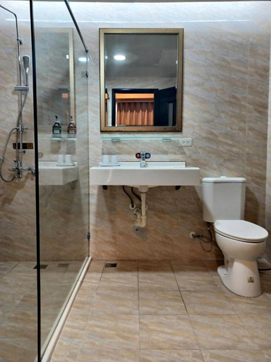 Bathroom 4, Crystal Hotel, Nantou