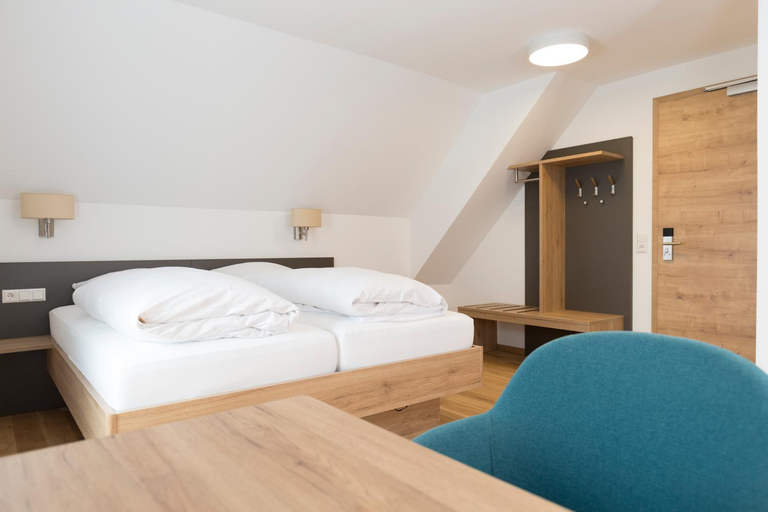 Bedroom 3, Landgasthof Zahn, Neu-Ulm
