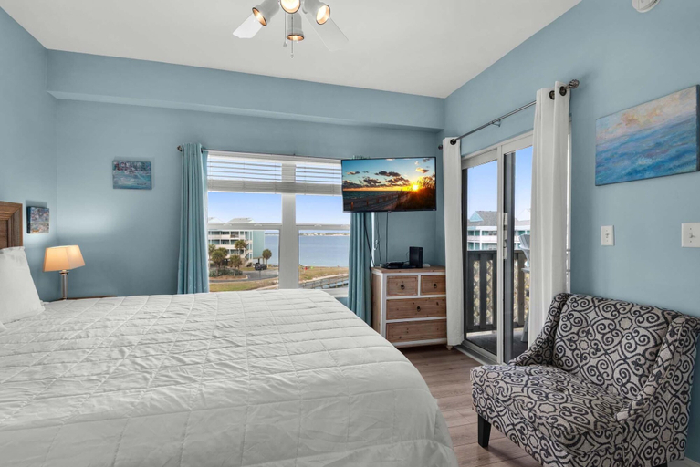 Bedroom 1, Baywatch G7, Escambia