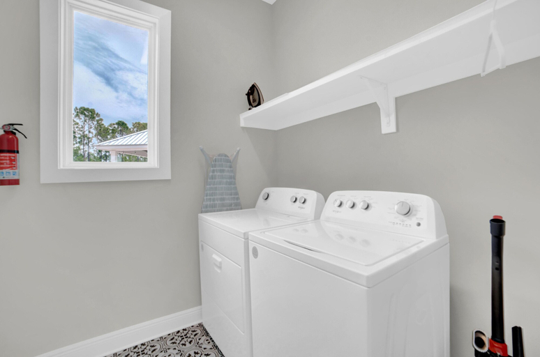 Bathroom 4, Summer Salt 24181, Baldwin