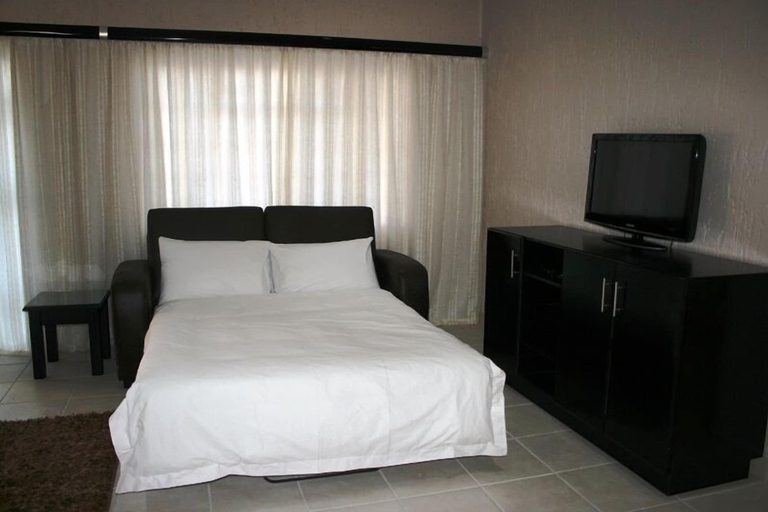 Bedroom 2, Queness Inn, Ngamiland East