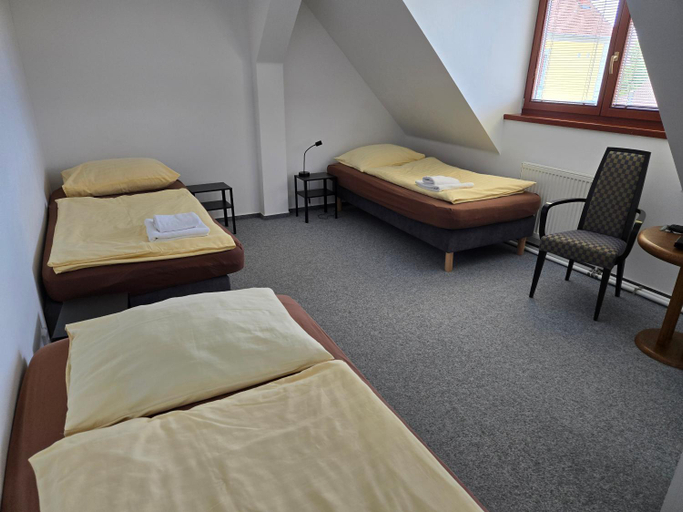Bedroom 2, Hotel Restaurant Na Statku, Třebíč