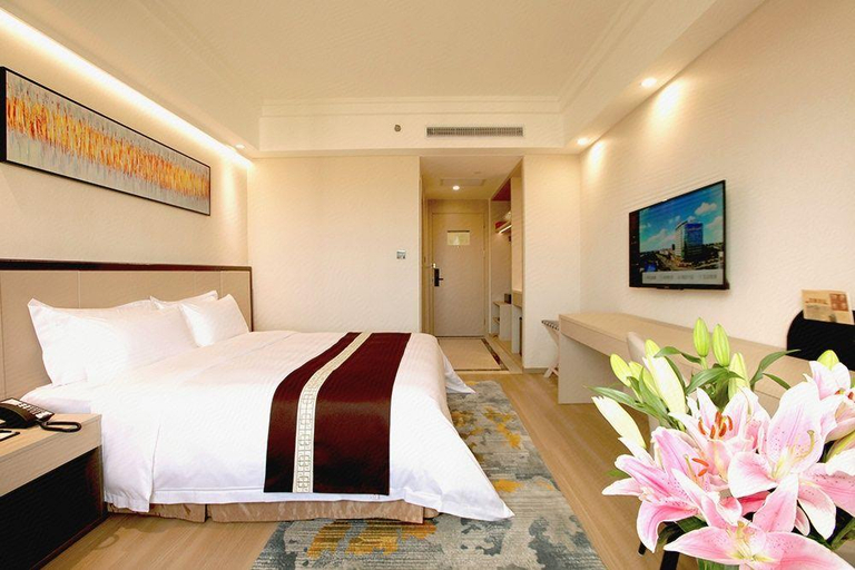 Bedroom 2, Madison Hotel Shanghai Hongqiao Hub, Shanghai