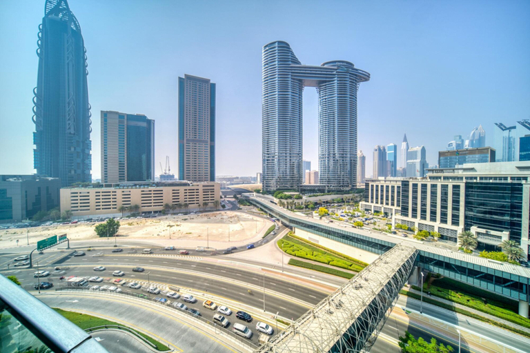Room 4, Trendy 2BR Downtown Apt Steps From Burj Khalifa, Dubai
