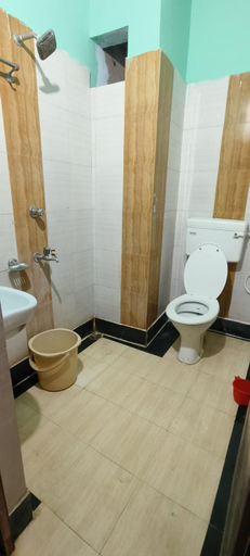 Bathroom, DhamStay Hotel Samrat Palace Near Beach, Puri