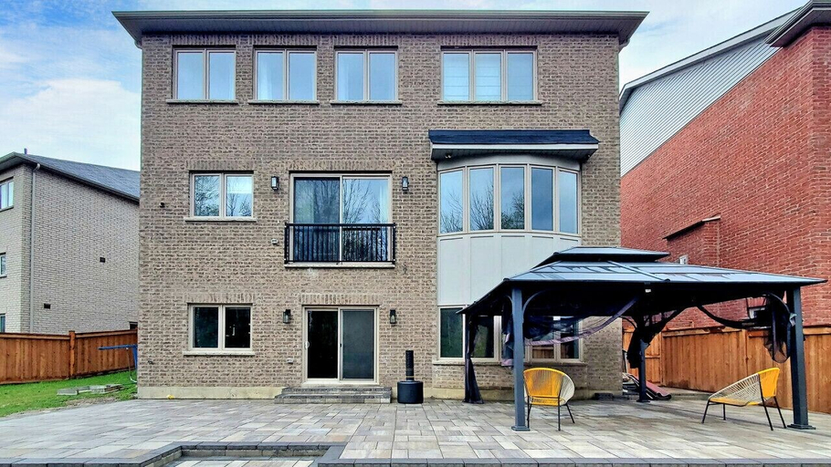 Room 3, Family Modern Walkout Basement w Sauna Ski Resort 30min, Simcoe
