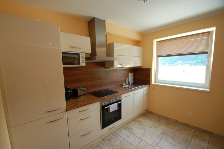 Room 5, Penthouse A Zell am See With Lake View, Zell am See