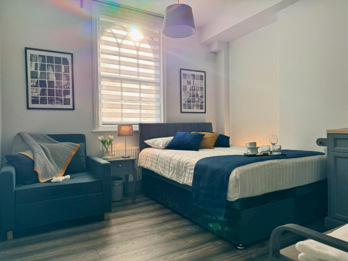 Others 2, Camden Luxury Studio Flats and En-Suit Rooms, London